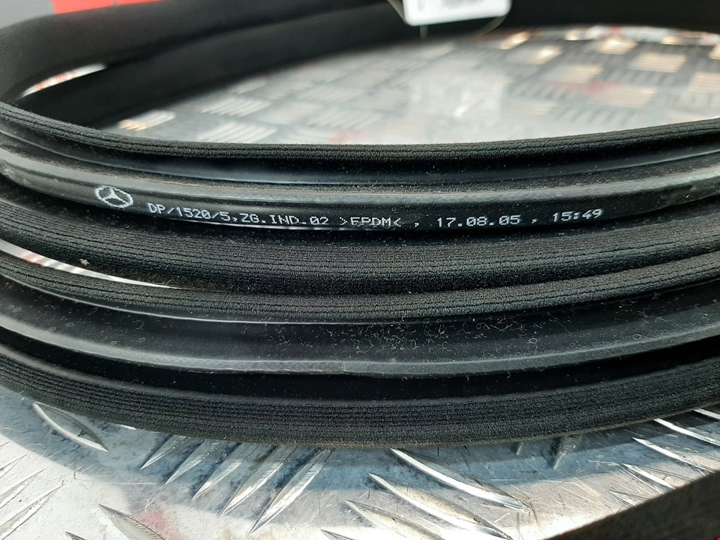 Уплотнитель двери MERCEDES-BENZ CLS-Class C219 2004-2010