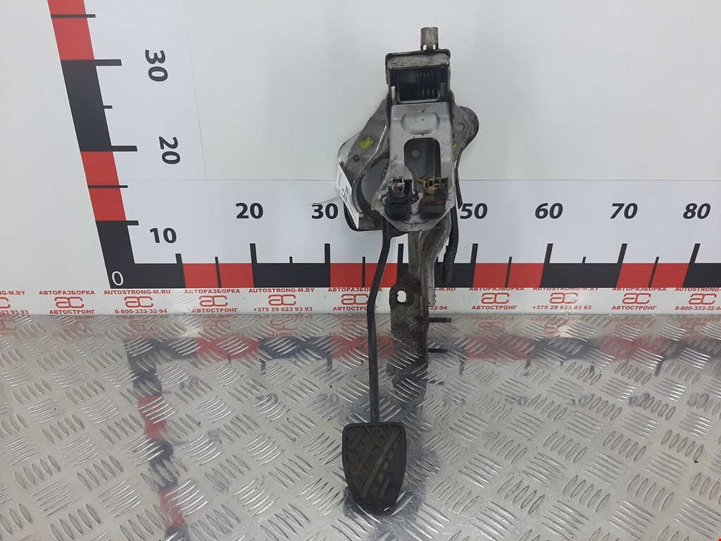 Педаль тормоза Renault Koleos (2008-2016)