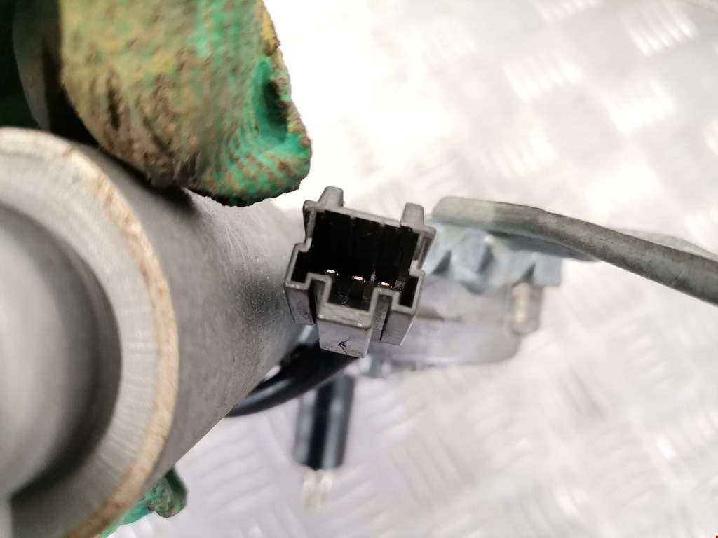 Моторчик стеклоочистителя задний MITSUBISHI Carisma 1995-1999