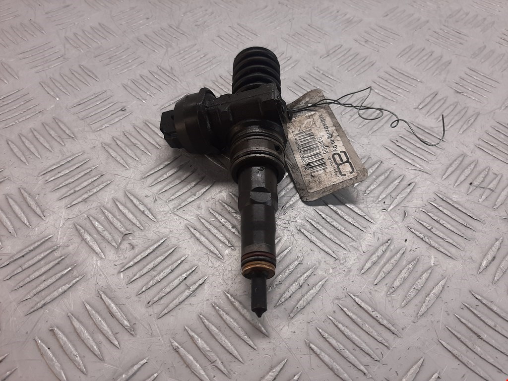 Форсунка дизельная электрическая VOLKSWAGEN Passat B6 2005-2011