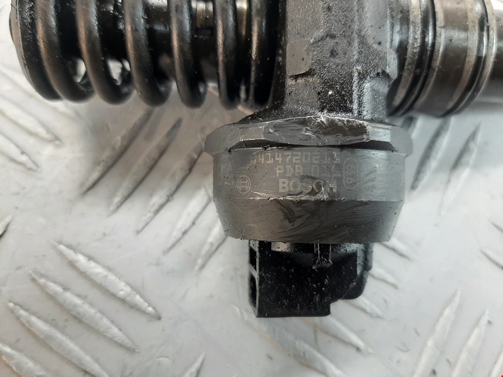 Форсунка дизельная электрическая VOLKSWAGEN Passat B6 2005-2011