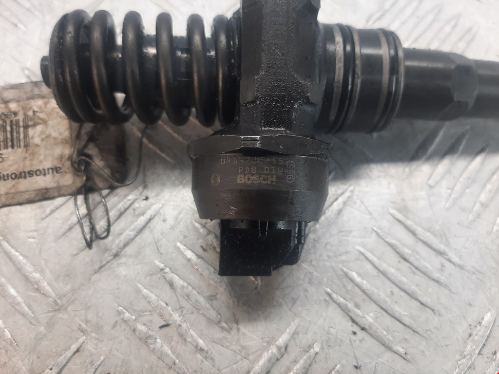 Форсунка дизельная электрическая VOLKSWAGEN Passat B6 2005-2011