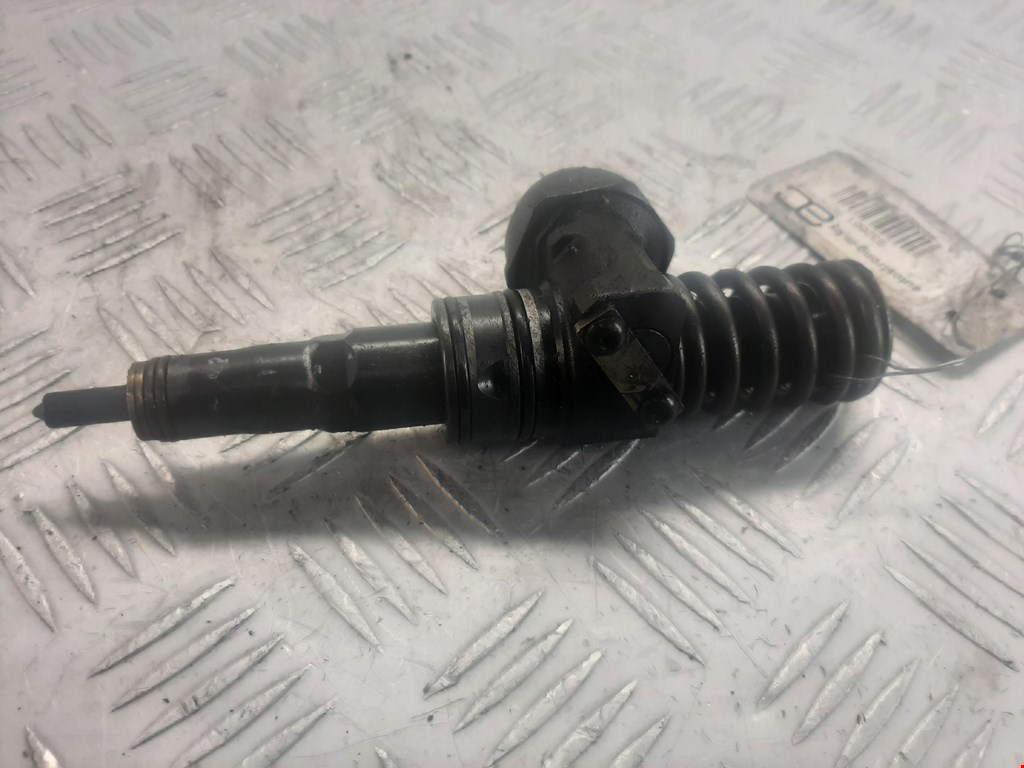 Форсунка дизельная электрическая VOLKSWAGEN Passat B6 2005-2011