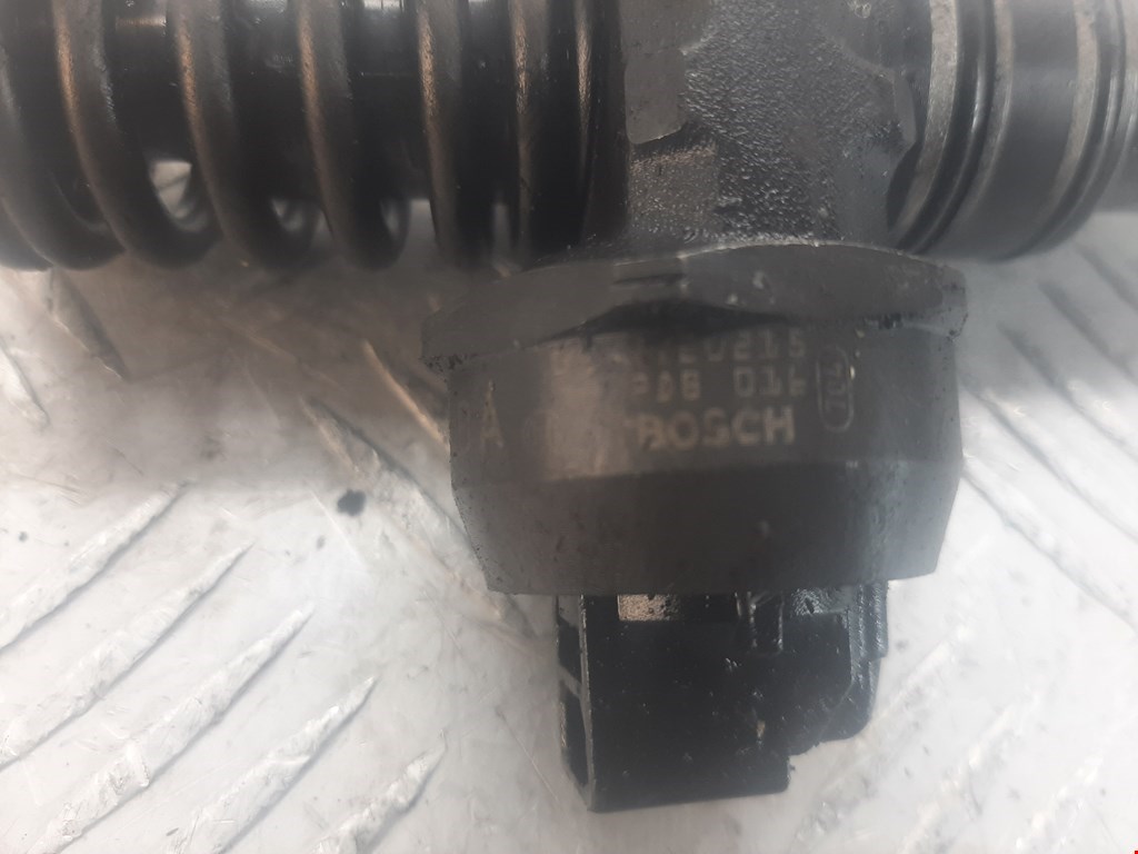 Форсунка дизельная электрическая VOLKSWAGEN Passat B6 2005-2011