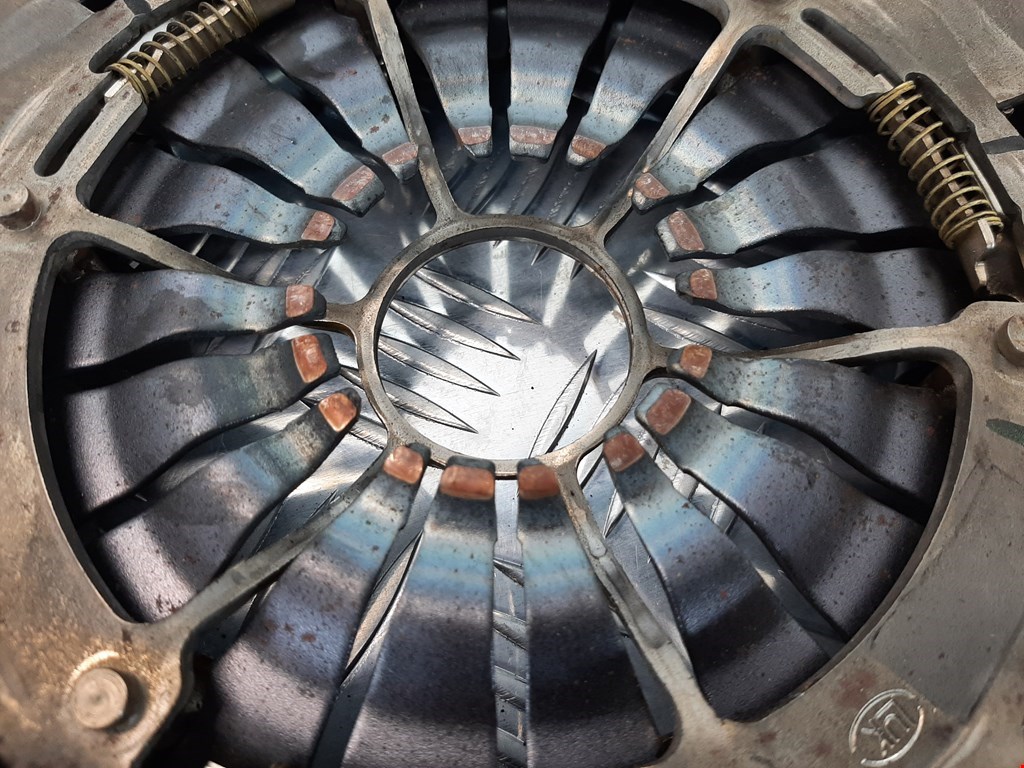 Маховик (демпфер сцепления) BMW 1er E81\E87 2004-2011