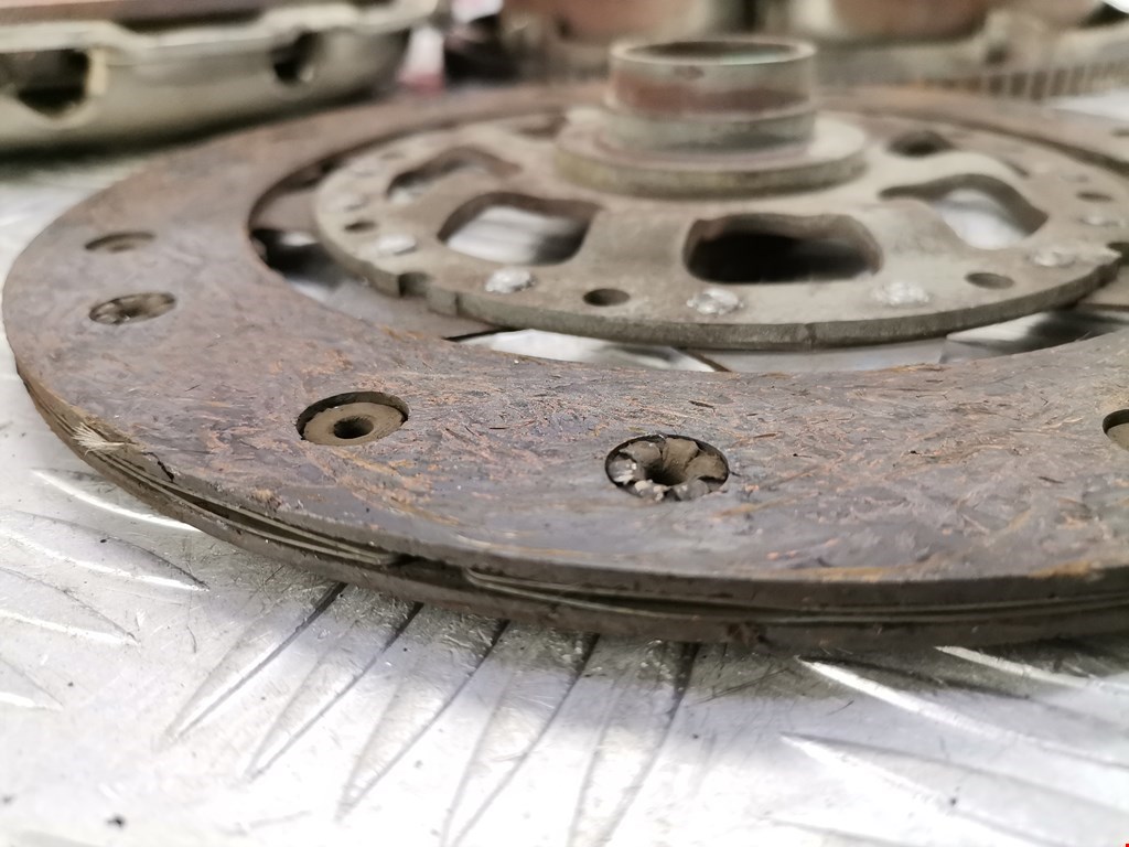 Маховик (демпфер сцепления) BMW 1er E81\E87 2004-2011