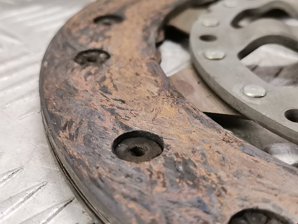 Маховик (демпфер сцепления) BMW 1er E81\E87 2004-2011