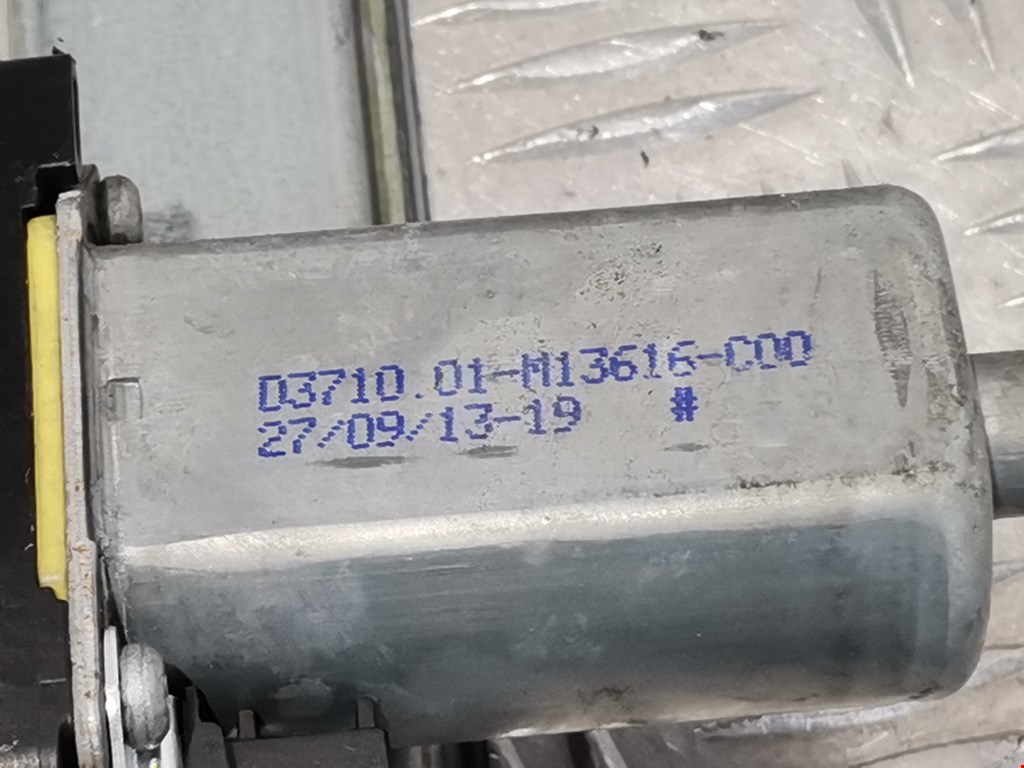 Стеклоподъемник задний правый DACIA Sandero 2008-2012