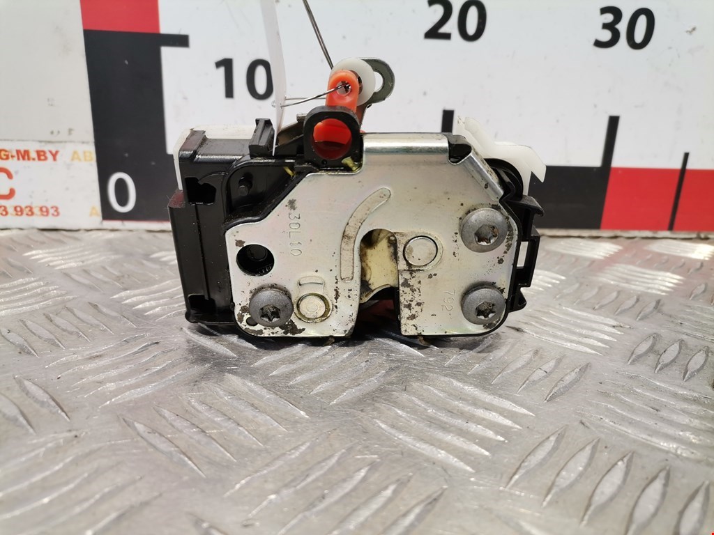 Замок двери распашной левой Fiat Doblo 2 (223) (2009-2023)