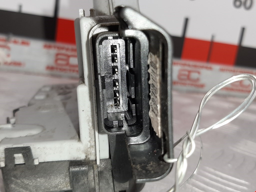 Замок двери задней правой PEUGEOT 5008 2009-2016