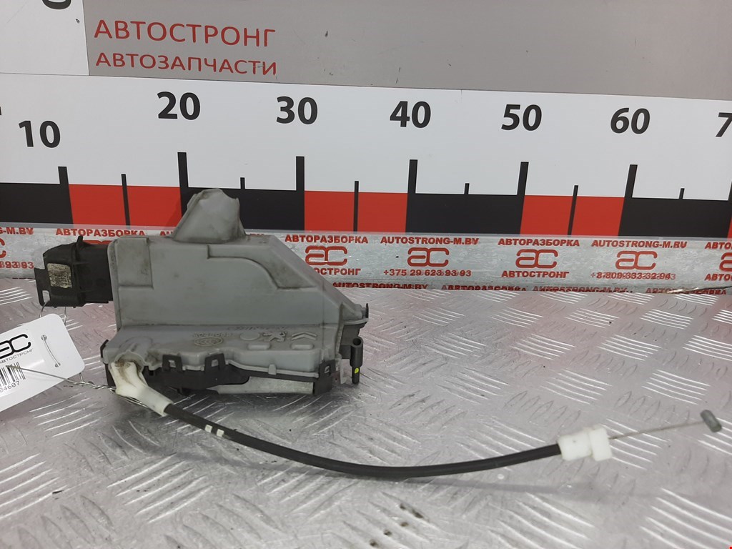 Замок двери задней левой Peugeot 5008 (2009-2013)