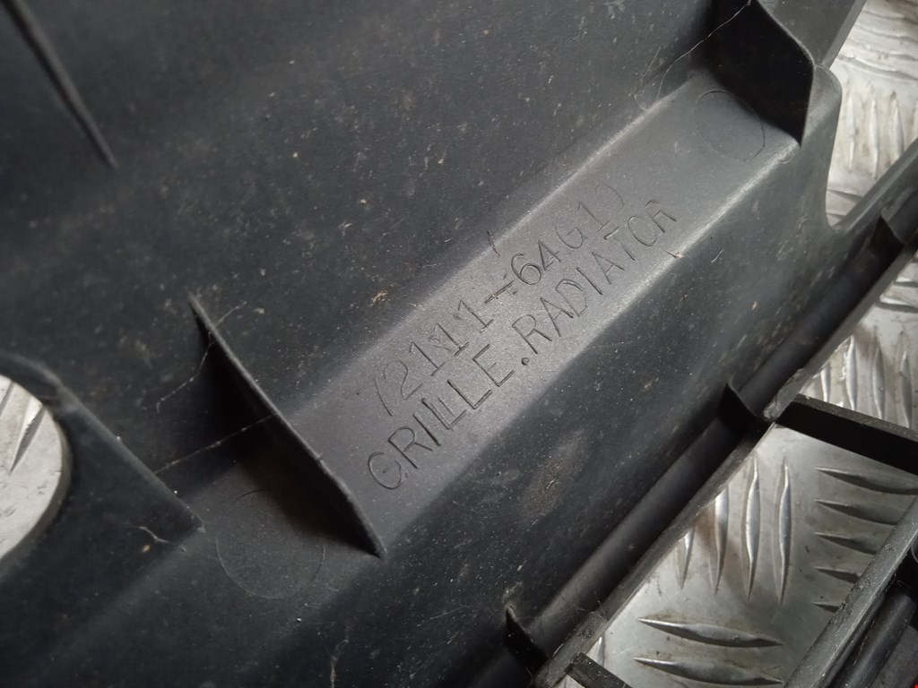 Решетка радиатора SUZUKI Baleno 1995-2002