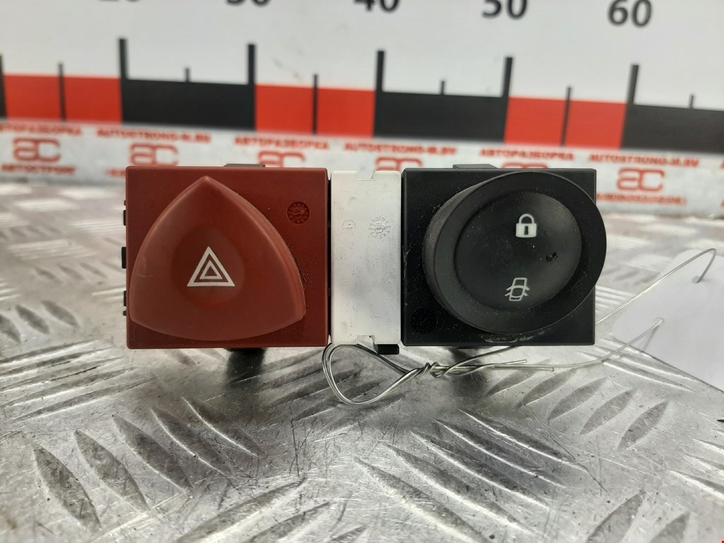 Кнопка аварийной сигнализации (аварийки) RENAULT Megane II 2002-2009