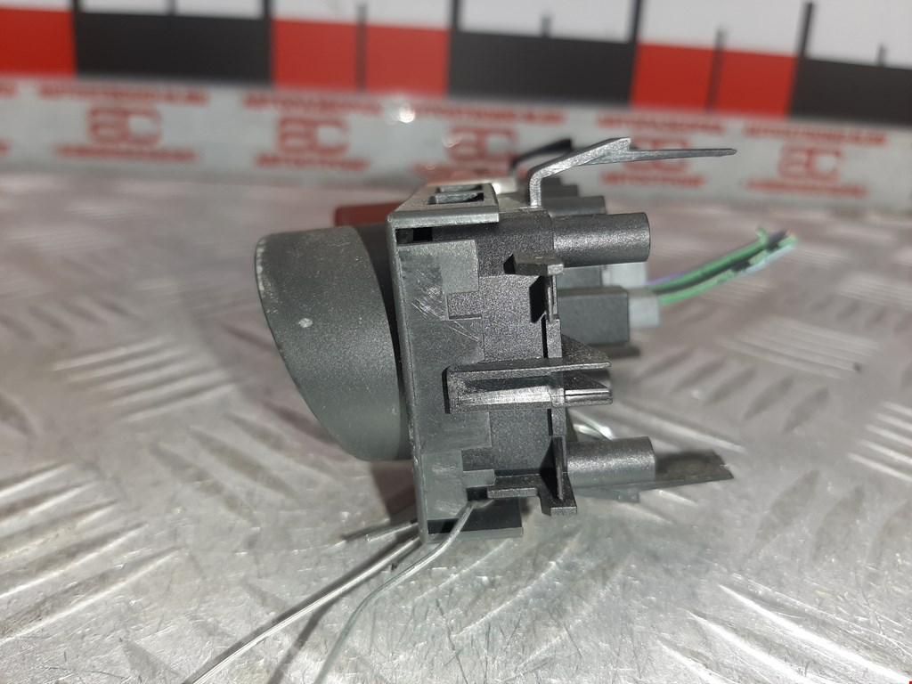 Кнопка аварийной сигнализации (аварийки) RENAULT Megane II 2002-2009