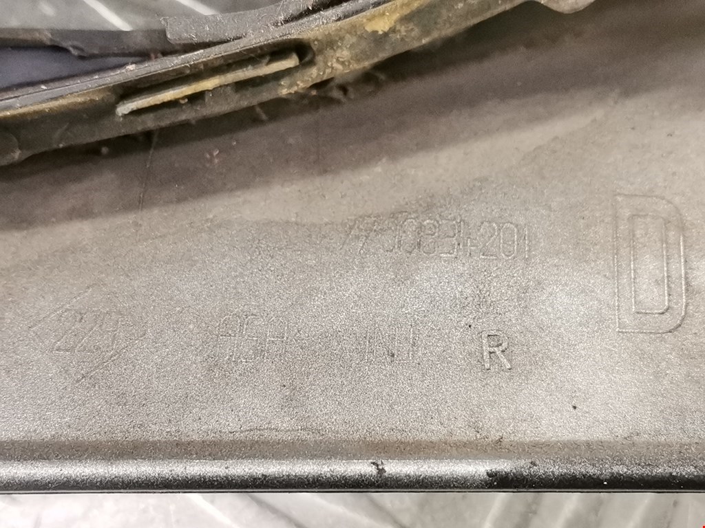 Решетка радиатора RENAULT Megane I 1996-2002