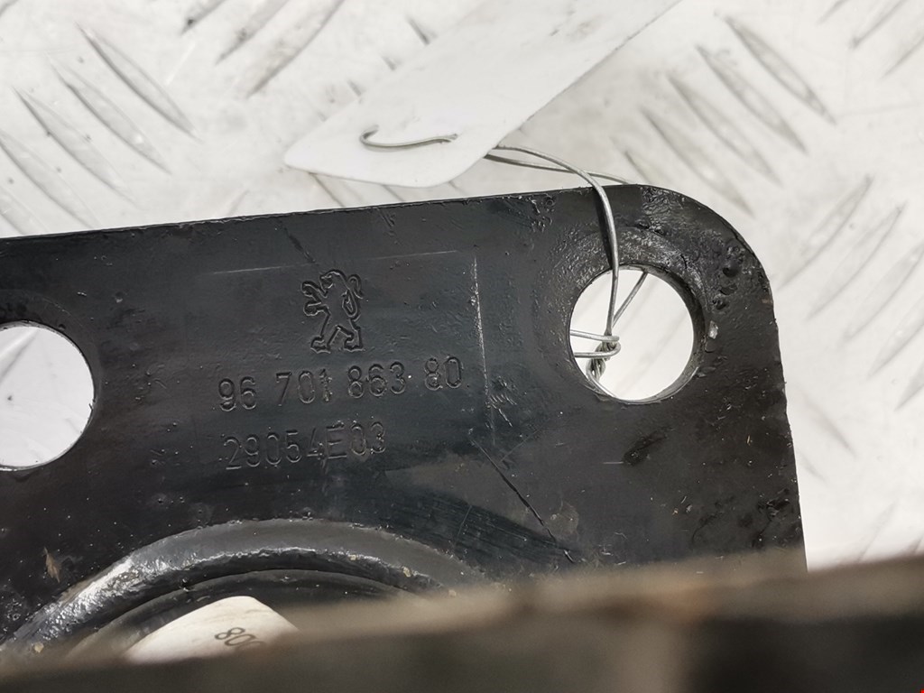 Усилитель переднего бампера (передний) PEUGEOT 5008 2009-2016