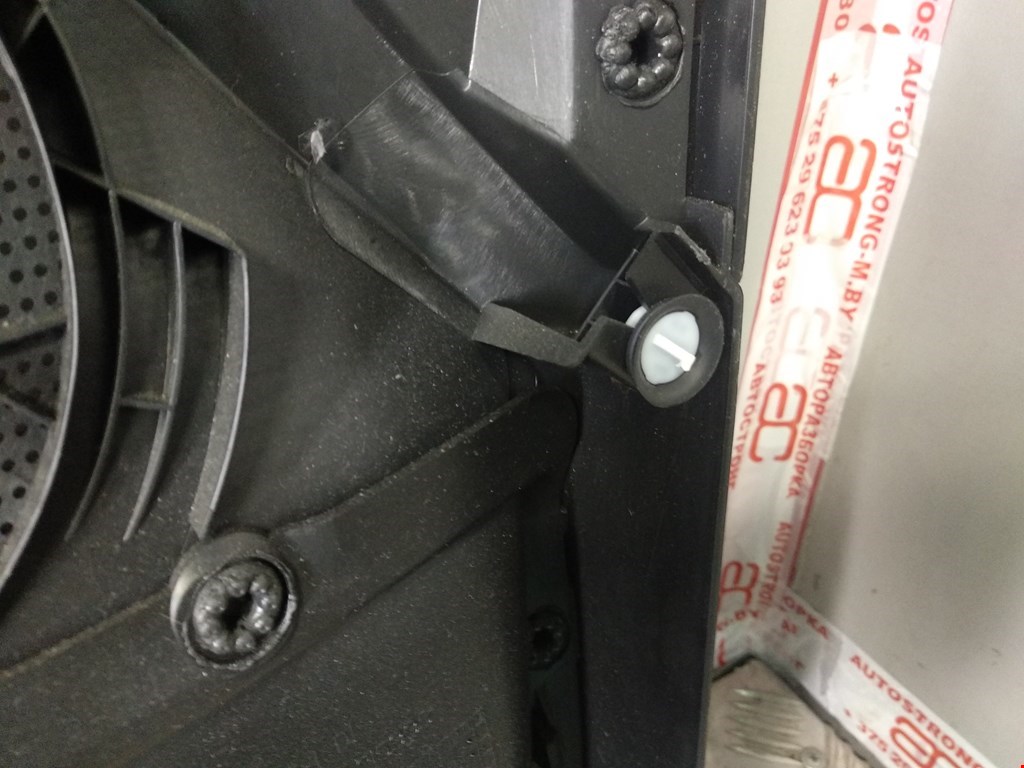 Обшивка двери передняя правая PEUGEOT 308 2007-2015