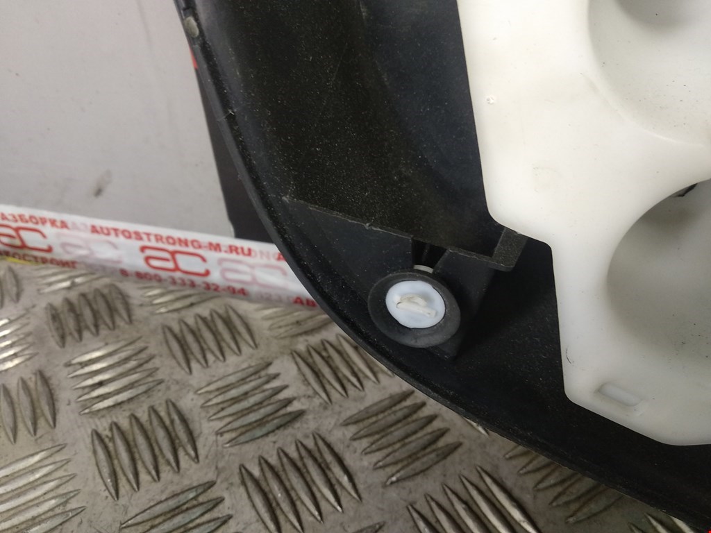 Обшивка двери передняя правая PEUGEOT 308 2007-2015