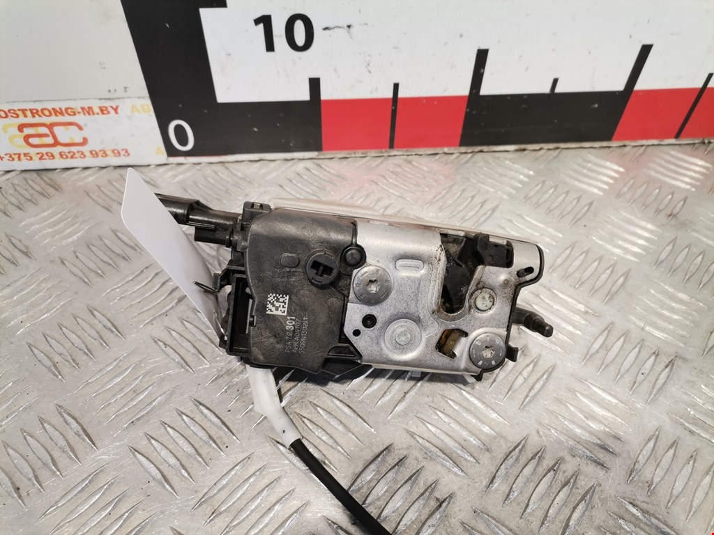 Замок двери задней правой Peugeot 5008 (2009-2013)