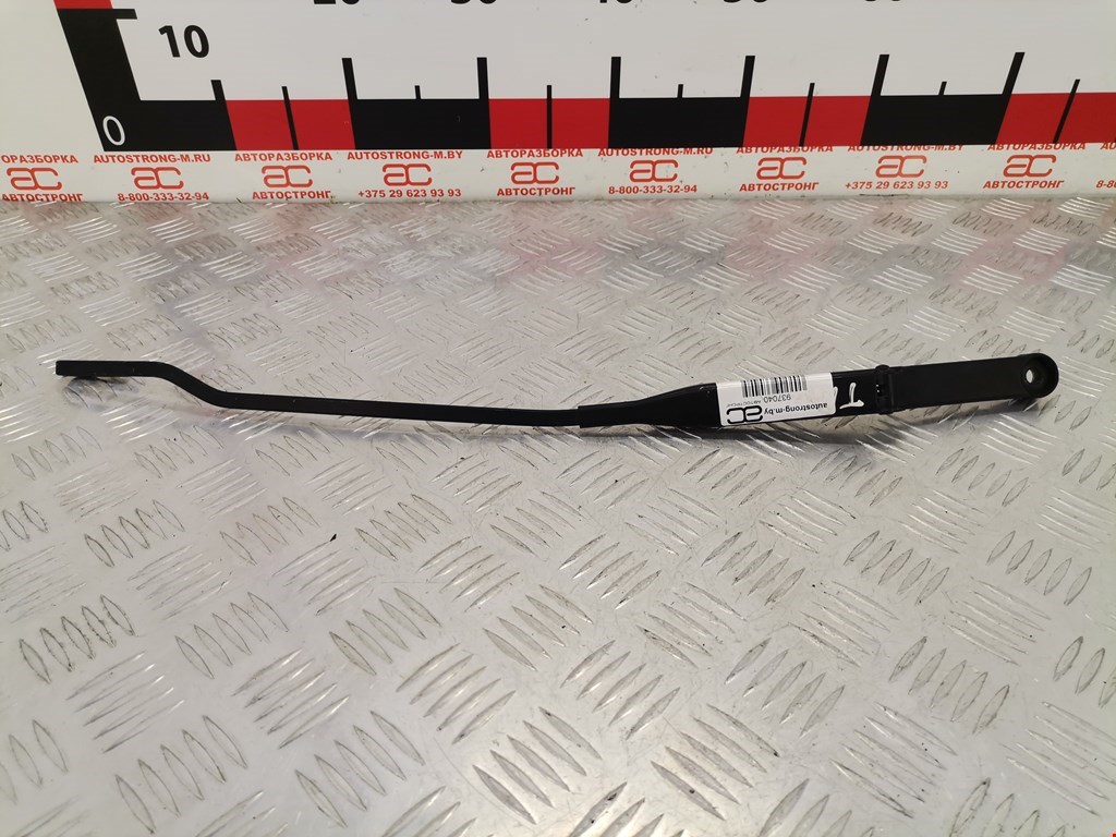 Поводок стеклоочистителя передний правый Audi A4 B5 (1994-2001)