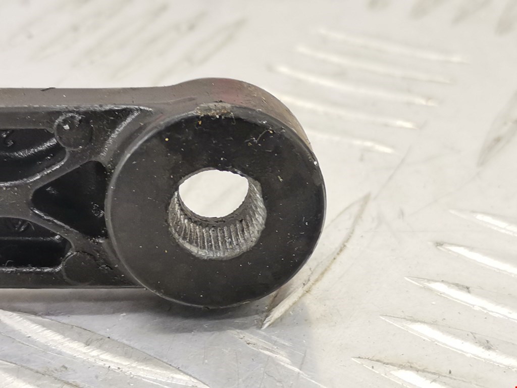 Поводок дворников передний левый/ правый AUDI A4 B5 1995-2001