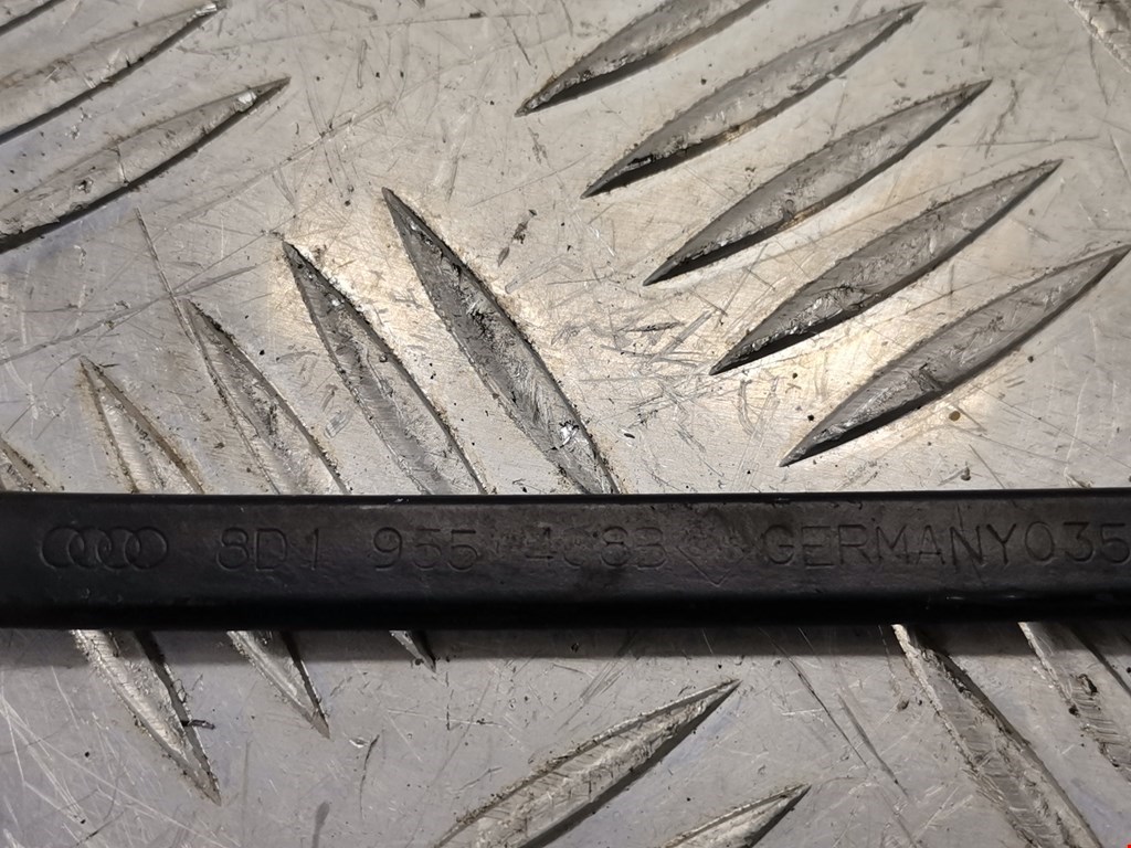 Поводок дворников передний левый/ правый AUDI A4 B5 1995-2001