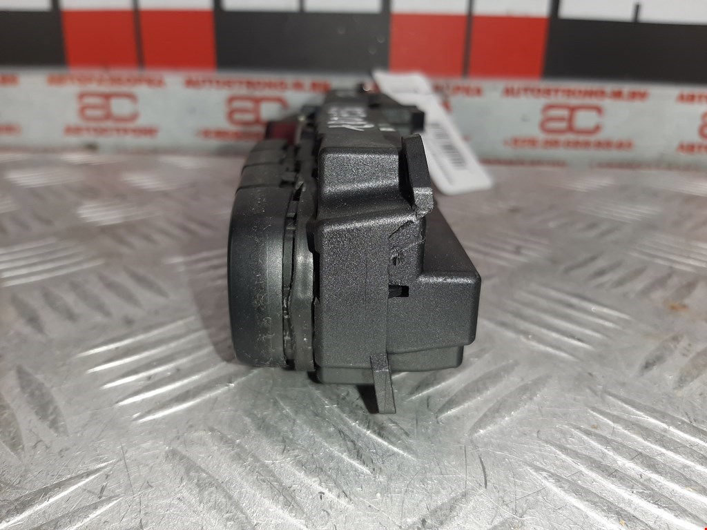 Кнопка аварийной сигнализации (аварийки) MERCEDES-BENZ C-Class C-klasse W203 2000-2007