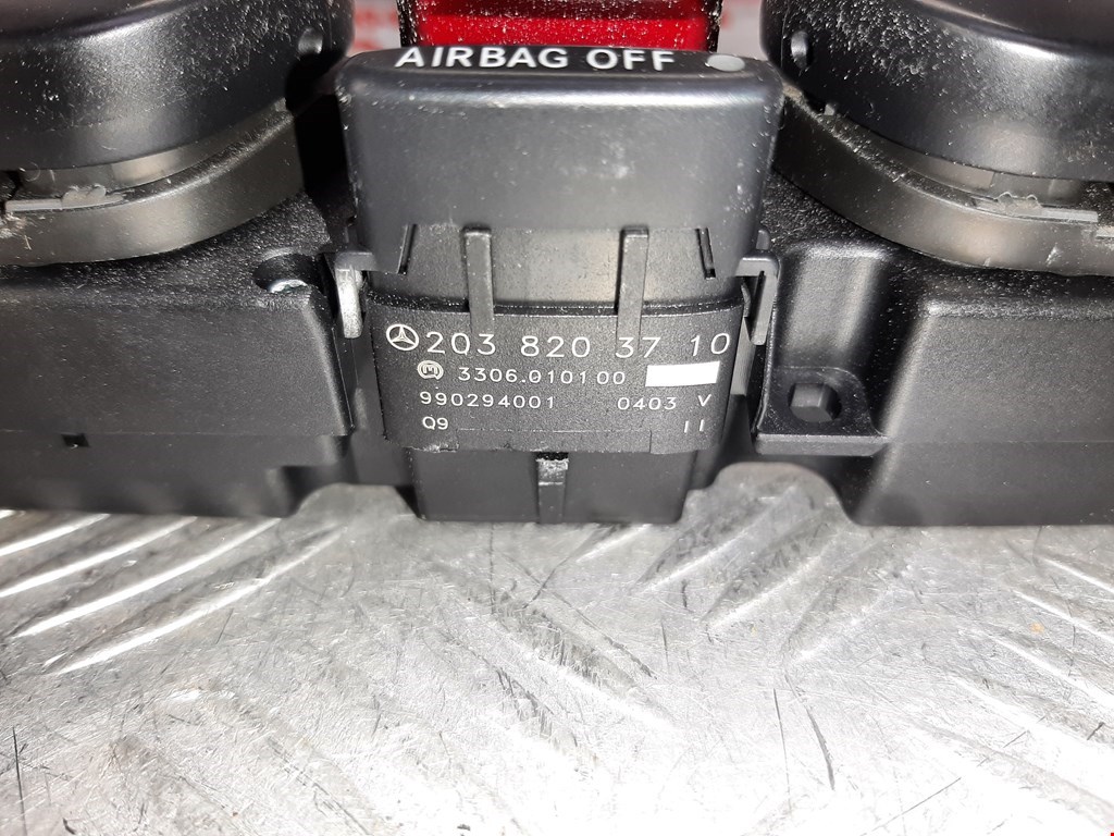 Кнопка аварийной сигнализации (аварийки) MERCEDES-BENZ C-Class C-klasse W203 2000-2007