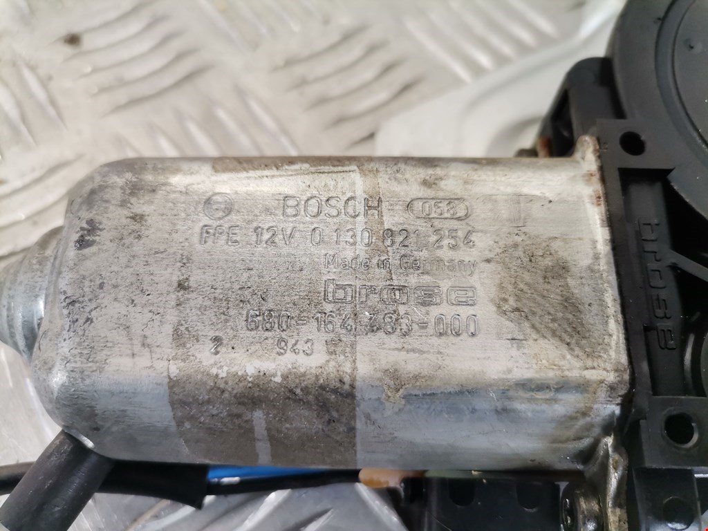 Стеклоподъемник передний правый BMW 5er 5 серия E34 1988-1997