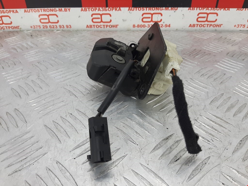 Замок багажника (крышки двери) FIAT Idea 2003-2016