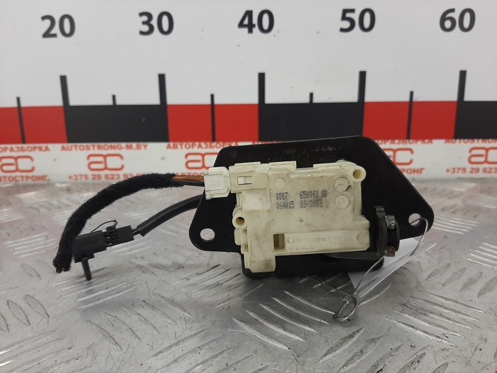 Замок багажника (крышки двери) FIAT Idea 2003-2016