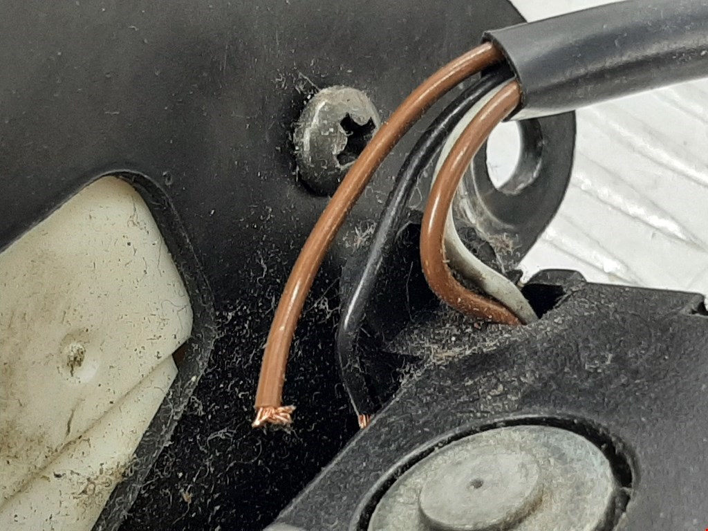 Замок багажника (крышки двери) FIAT Idea 2003-2016