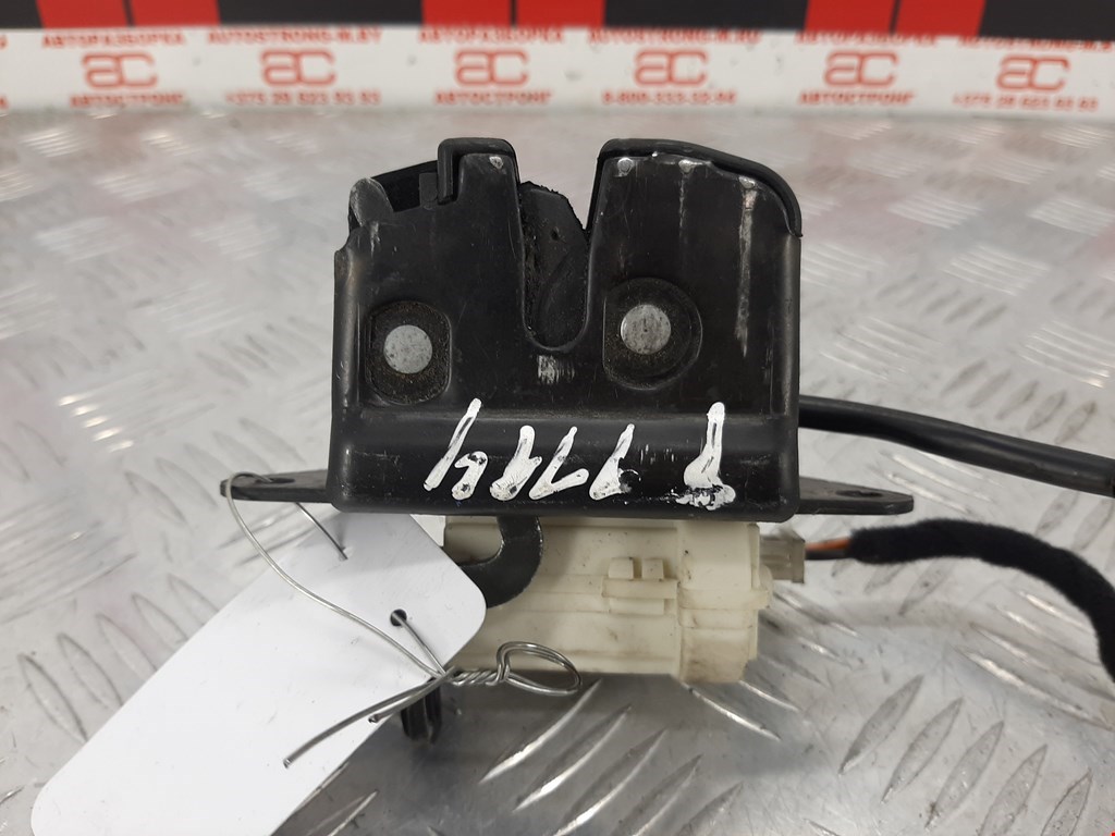 Замок багажника (крышки двери) FIAT Idea 2003-2016