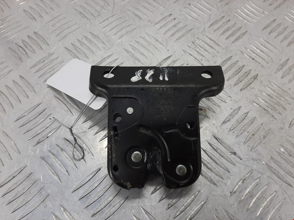 Замок багажника (крышки двери) AUDI A4 B5 1995-2001