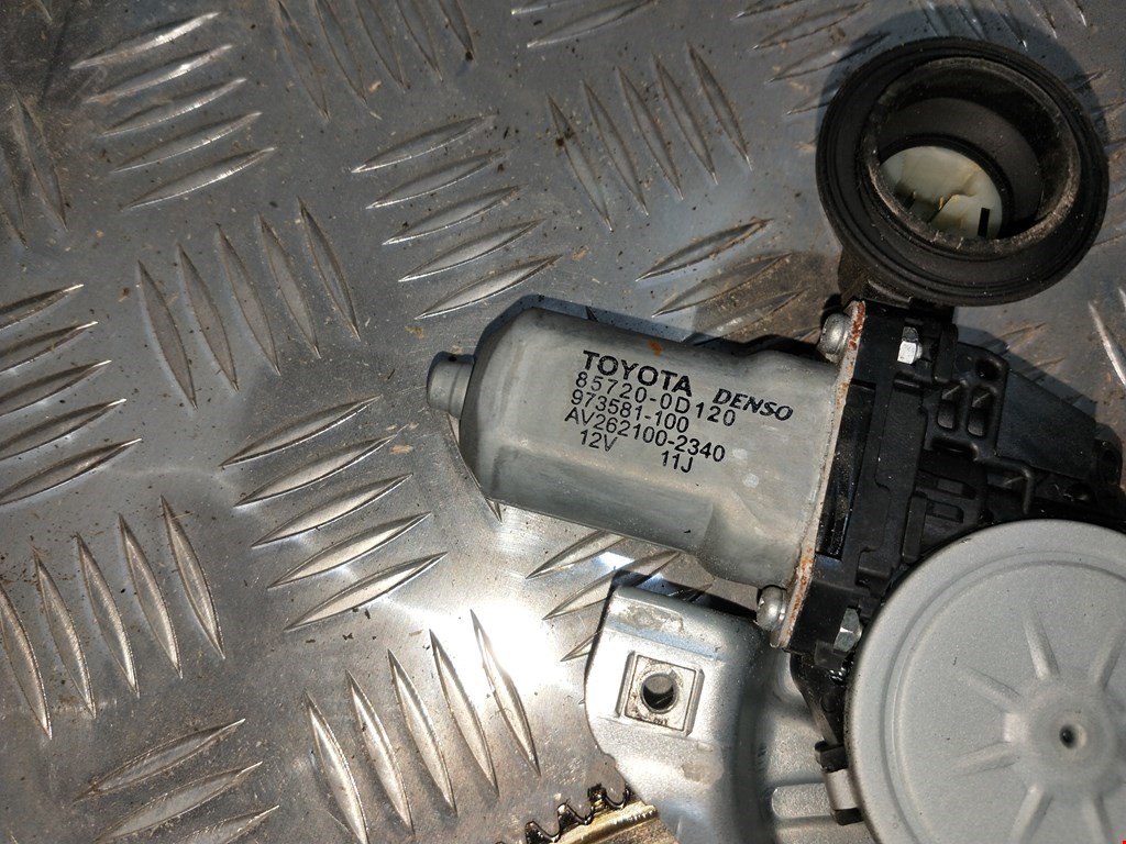 Стеклоподъемник передний левый TOYOTA Auris E150 2006-2012