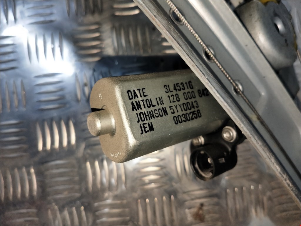 Стеклоподъемник передний правый RENAULT Sandero 2009-2014