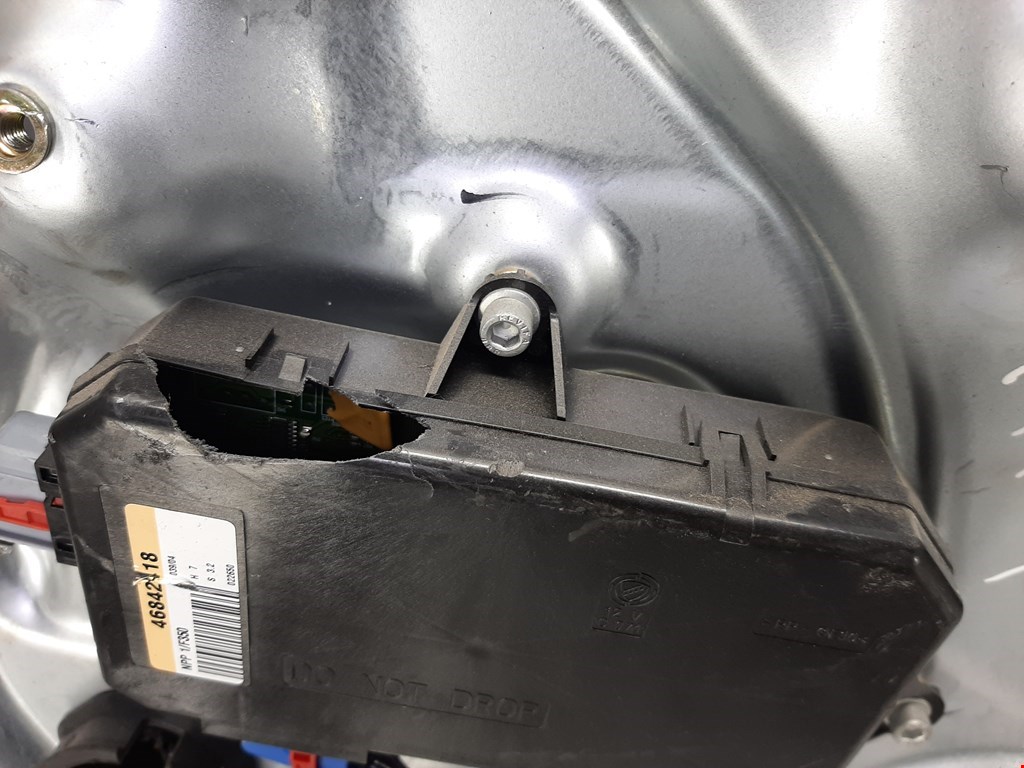 Стеклоподъемник передний правый FIAT Idea 2003-2016