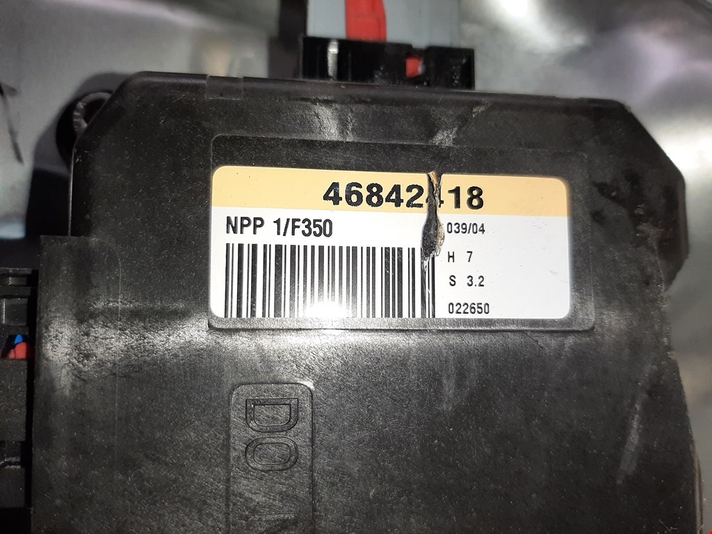 Стеклоподъемник передний правый FIAT Idea 2003-2016