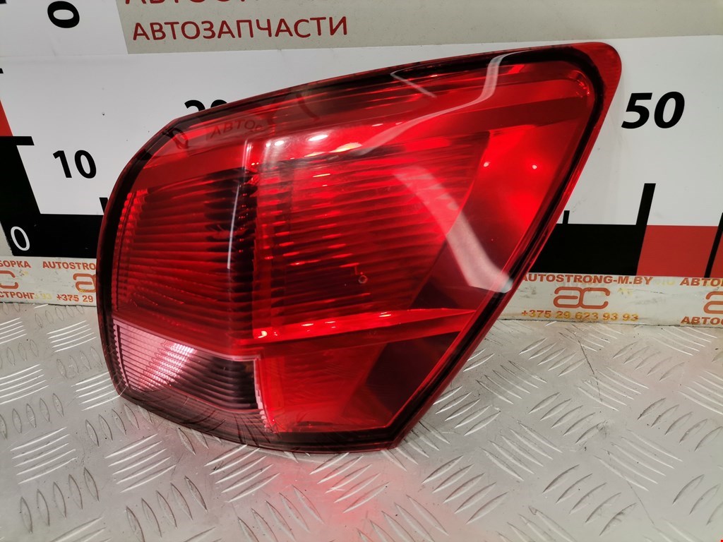 Фонарь задний правый NISSAN Qashqai J10 2006-2013