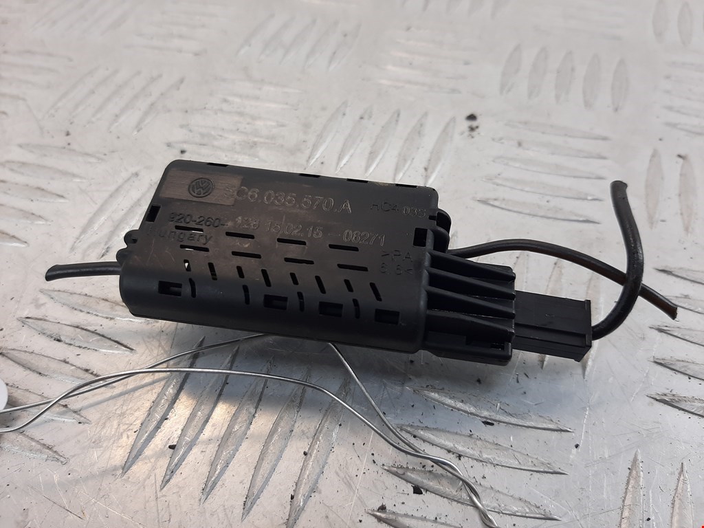 Усилитель антенны VOLKSWAGEN Jetta VI 2011-2017