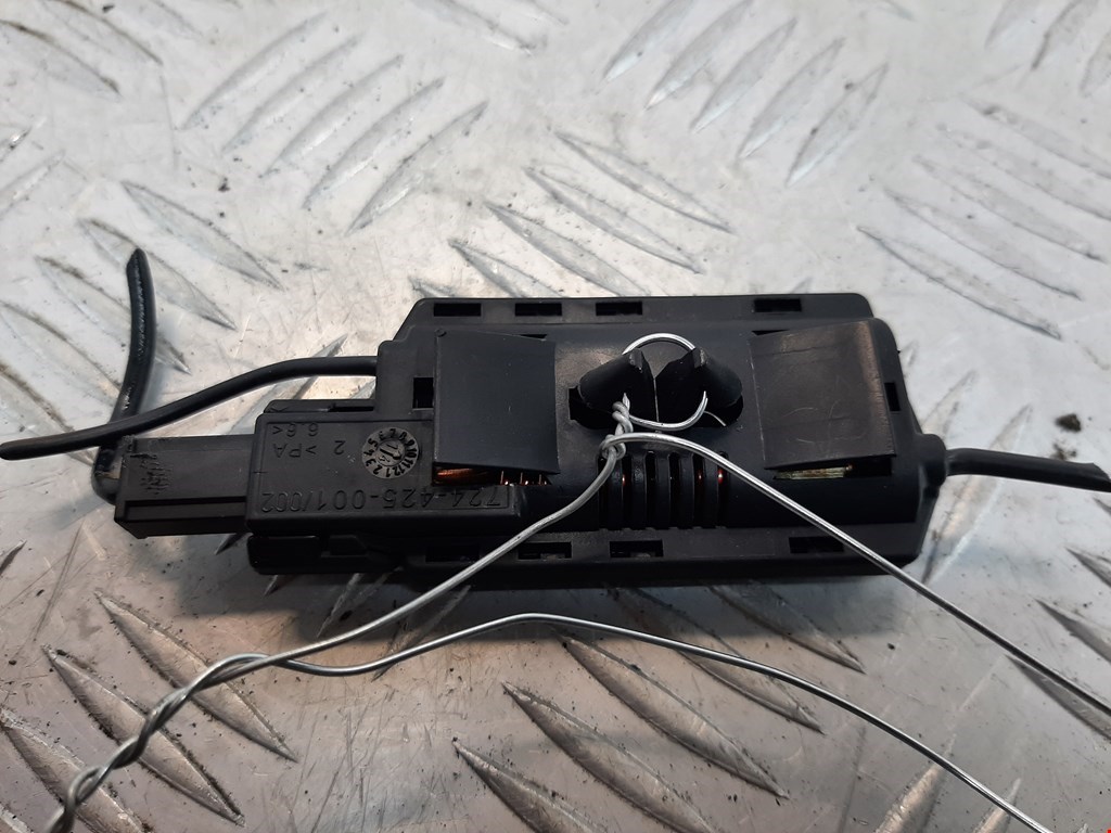 Усилитель антенны VOLKSWAGEN Jetta VI 2011-2017