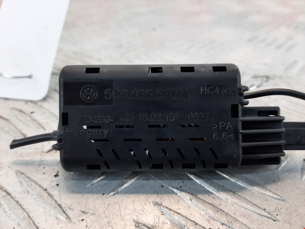 Усилитель антенны VOLKSWAGEN Jetta VI 2011-2017