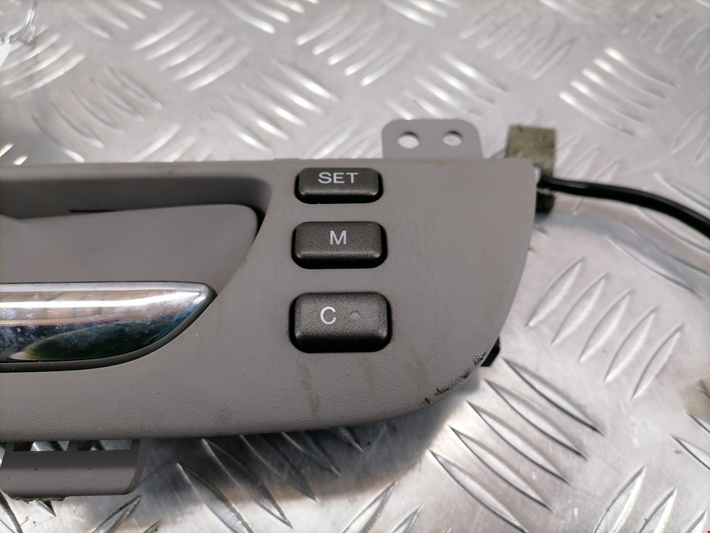 Ручка дверная задняя внутренняя левая LEXUS LS UCF30 2000-2006