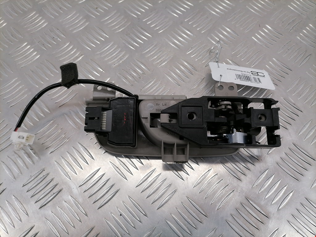 Ручка дверная задняя внутренняя левая LEXUS LS UCF30 2000-2006