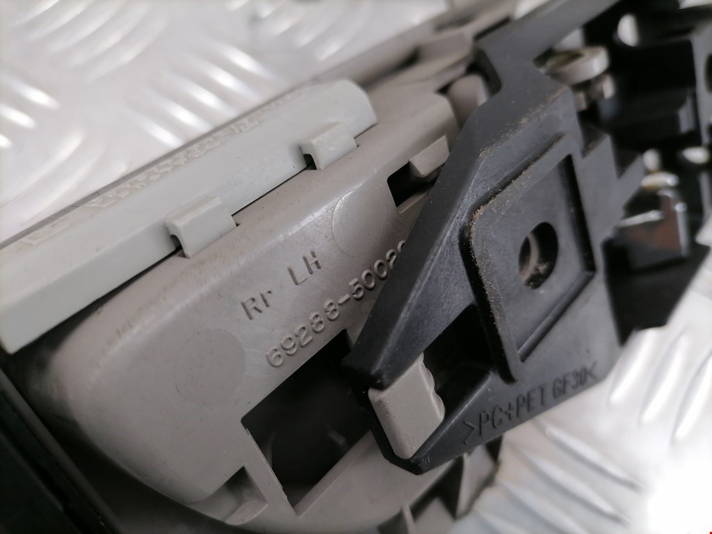 Ручка дверная задняя внутренняя левая LEXUS LS UCF30 2000-2006