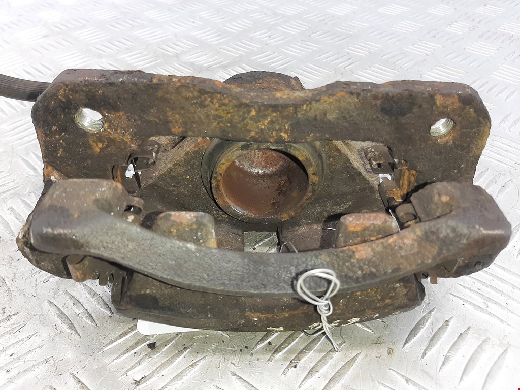 Суппорт передний левый HONDA Logo 1996-2001