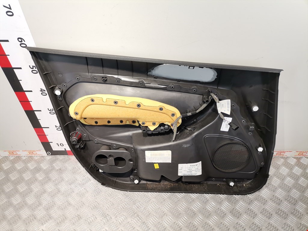 Обшивка двери передняя правая FORD Fiesta 2008-2012