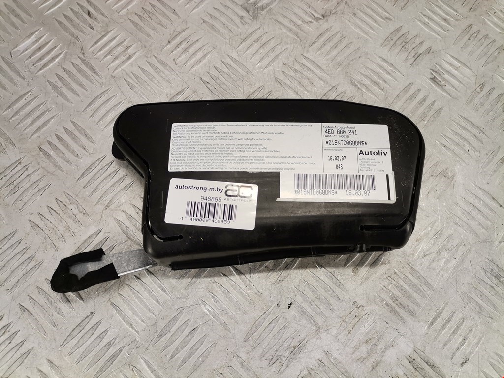 Подушка безопасности боковая (в сиденье) AUDI A8 D3 2003-2010