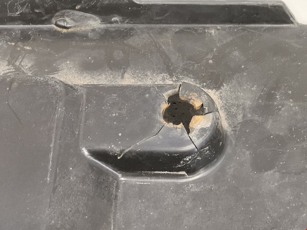 Локер (подкрылок) передний левый MAN L 2000 / LE 1994-2005