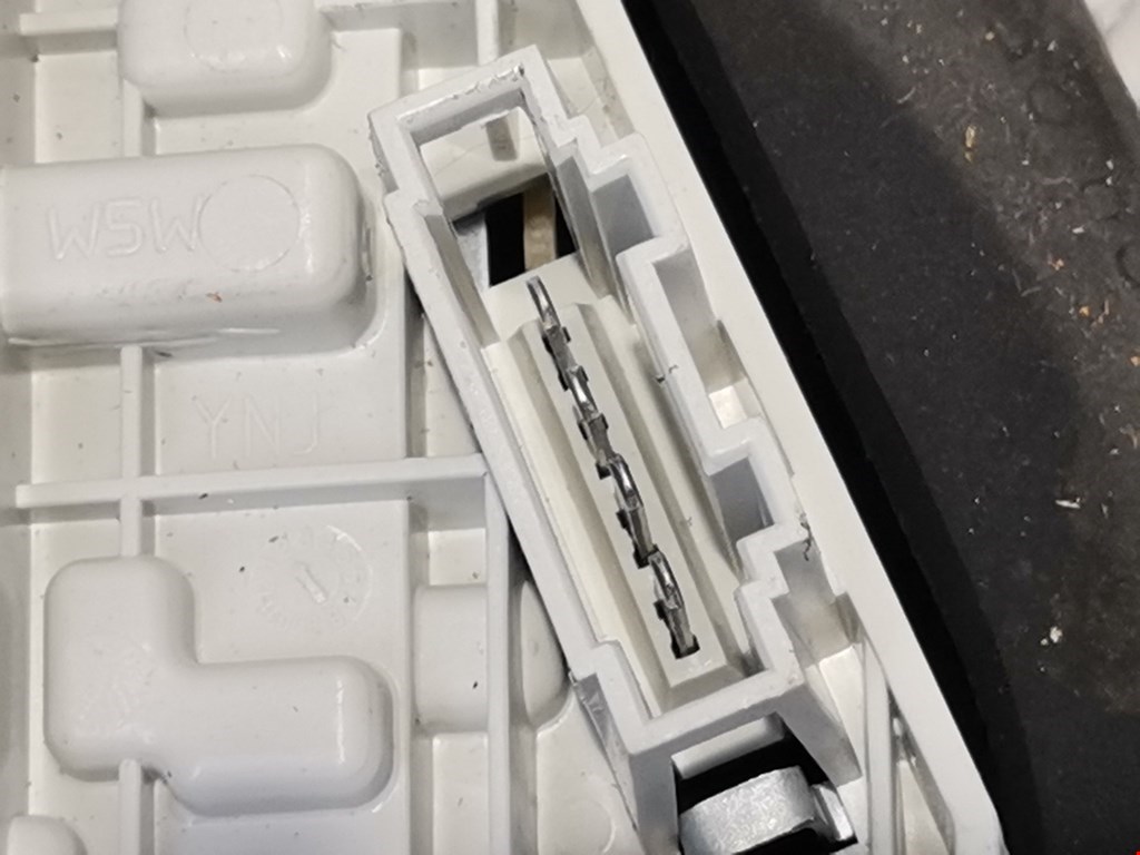 Фонарь задний внутренний правый VOLKSWAGEN Jetta VI 2011-2017